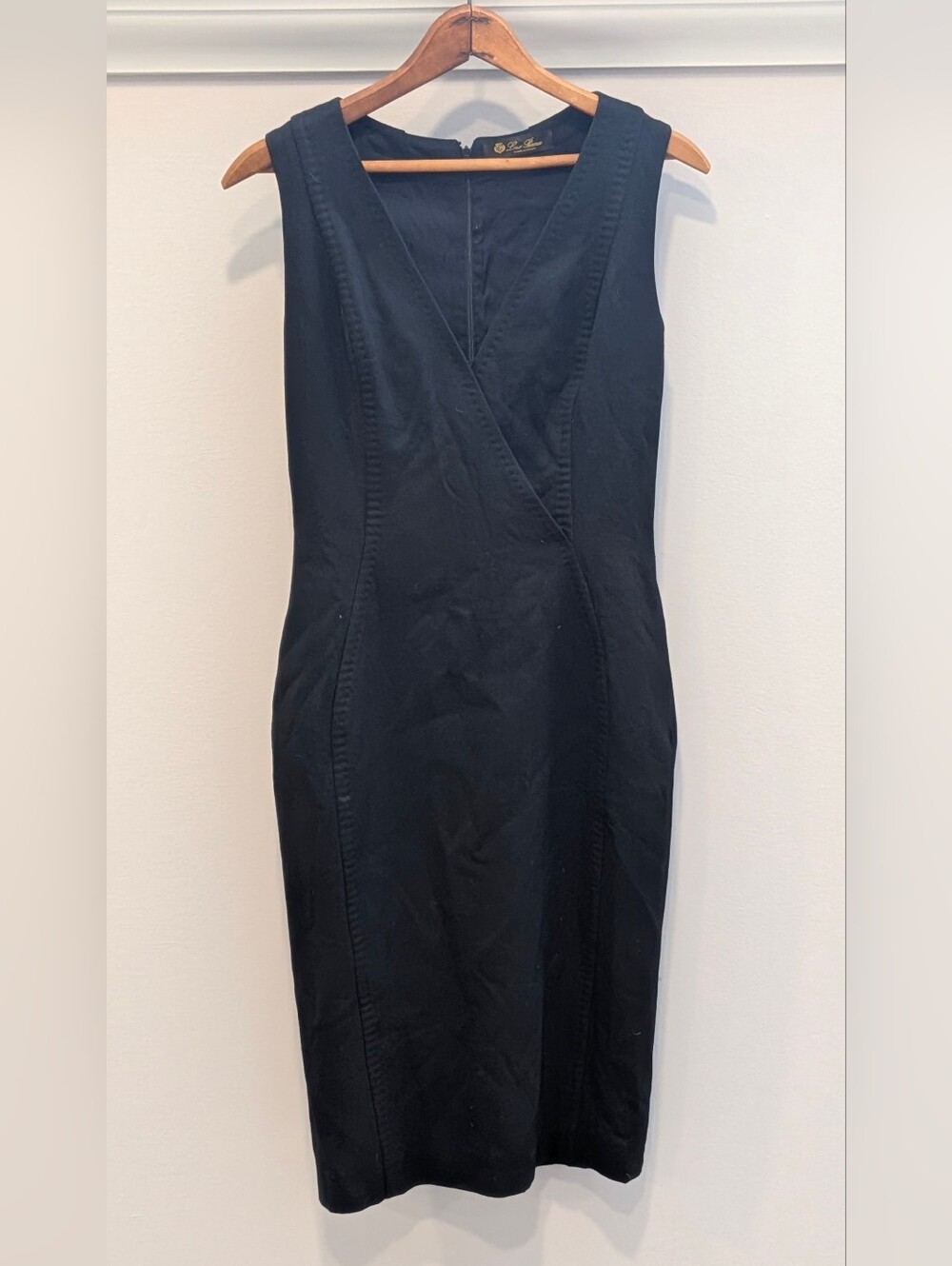 Loro Piana Wool And Silk Black Sleeveless V-Neck Sheath Dress Size 42